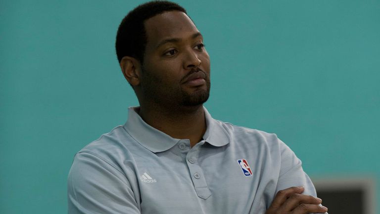 Seven-time NBA Champion Robert Horry gave pupils from Lampton School a PE lesson with a difference this week!