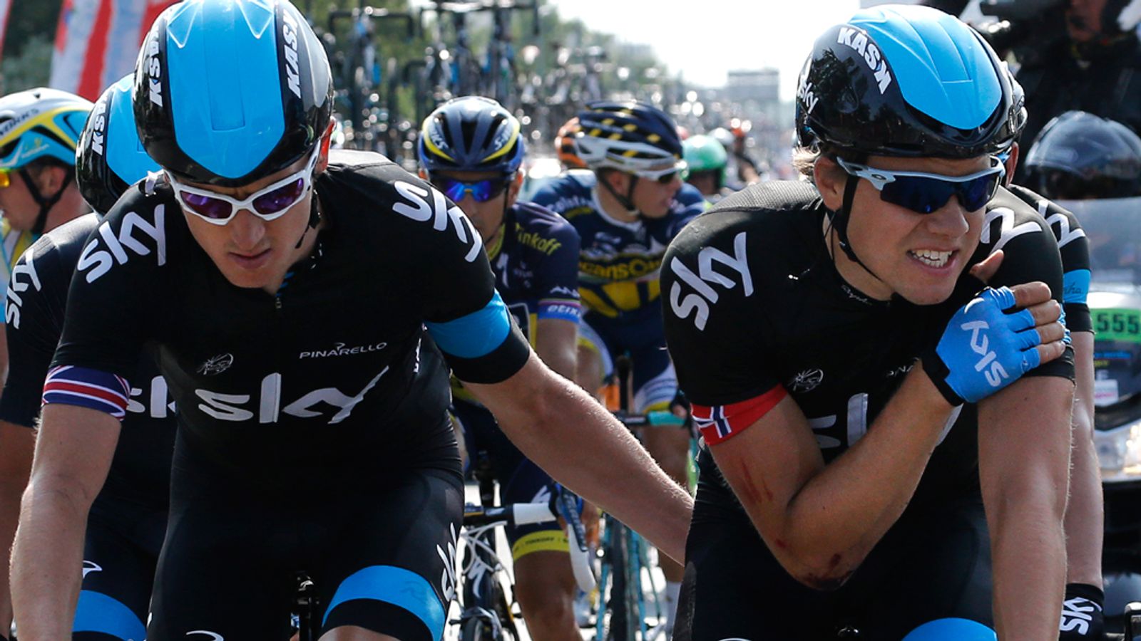 Новости велоспорта на велолайф cyclingnews. Док фильм про тур де Франс про допинг. Большая петля гонка. Тур де Франс запрещенные хваты руля. Реклама-пародия норвежцев Tour de France.