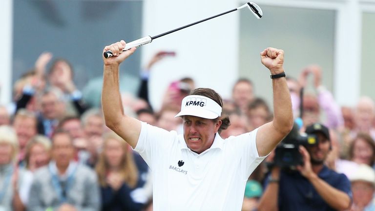 Phil Mickelson: Celebrates his birdie on 18 that sealed victory
