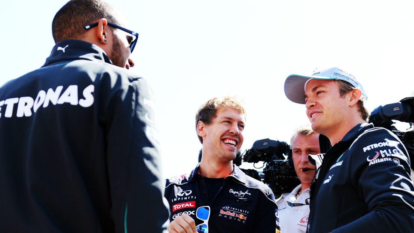 Lewis Hamilton's 'really strong' start leaves Red Bull braced for
