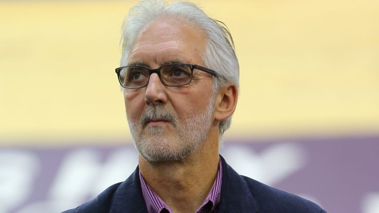 Brian Cookson defeated Pat McQuaid by 24 votes to 18