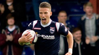 Image of Melvin De Leeuw runs back after scoring the equaliser