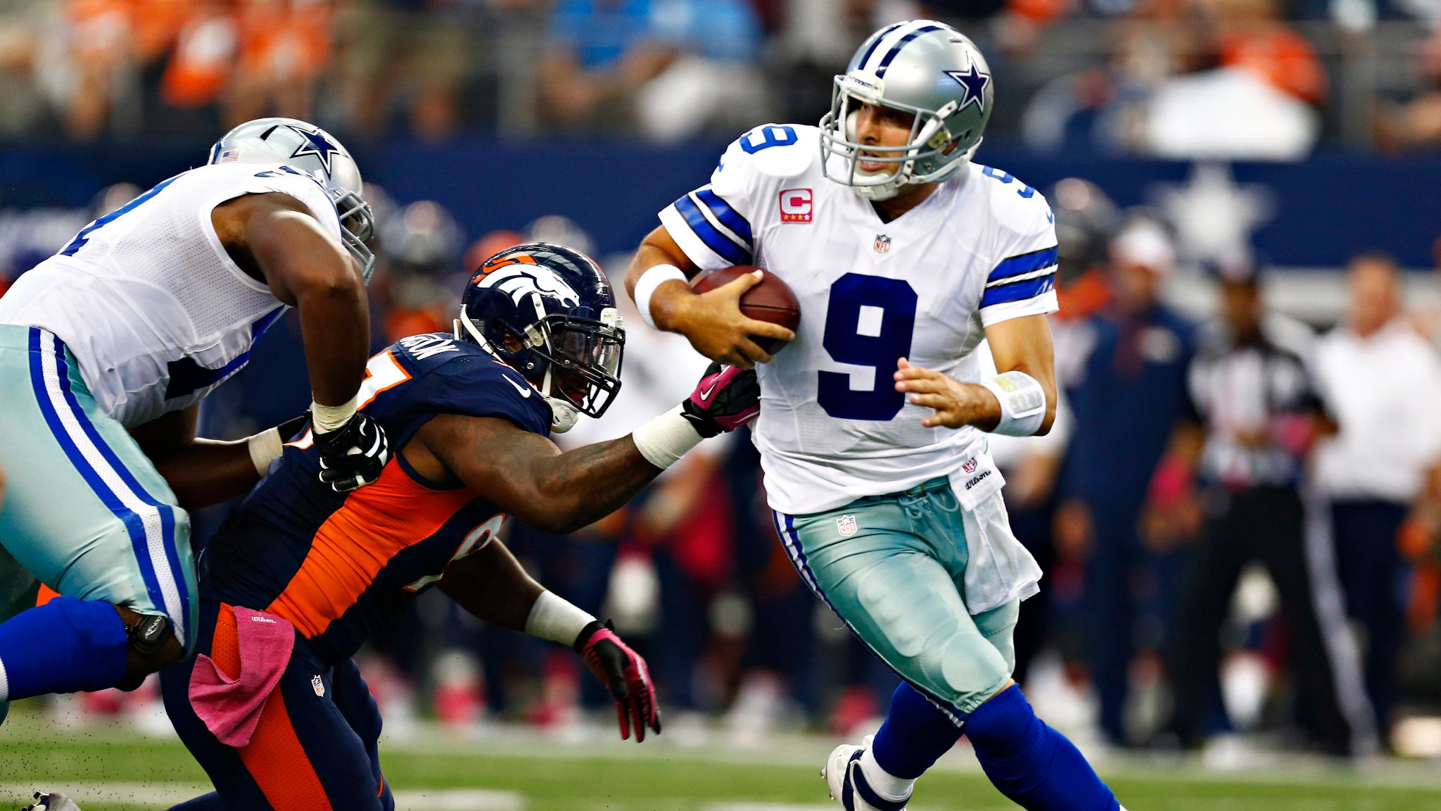 NFL Roundup: Tony Romo and the Cowboys pick themselves up off the