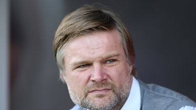 Image of Steven Pressley: Handing out new deals