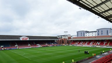 Image of Calaum Jahraldo-Martin remains at Leyton Orient