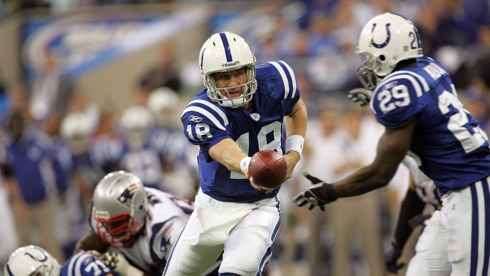 18 November 2007: Indianapolis Colts Joseph Addai (29) against