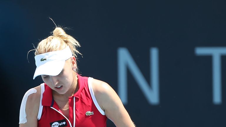 Hobart International Hip Injury Ends Elena Vesnina S Title Defence