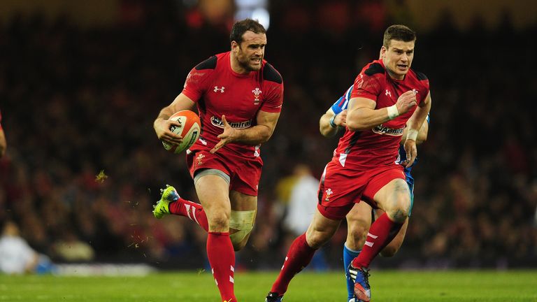 Jamie Roberts breaks through the line, setting up Scott Williams for Wales&#39; second try