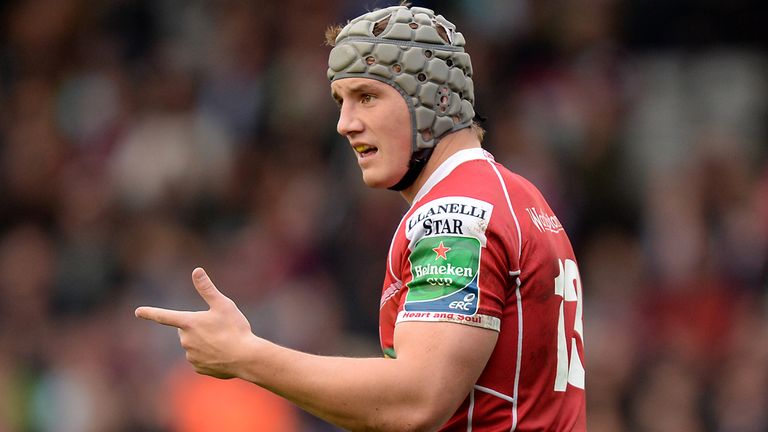 Jonathan Davies: Scarlets centre leaving for Clermont Auvergne