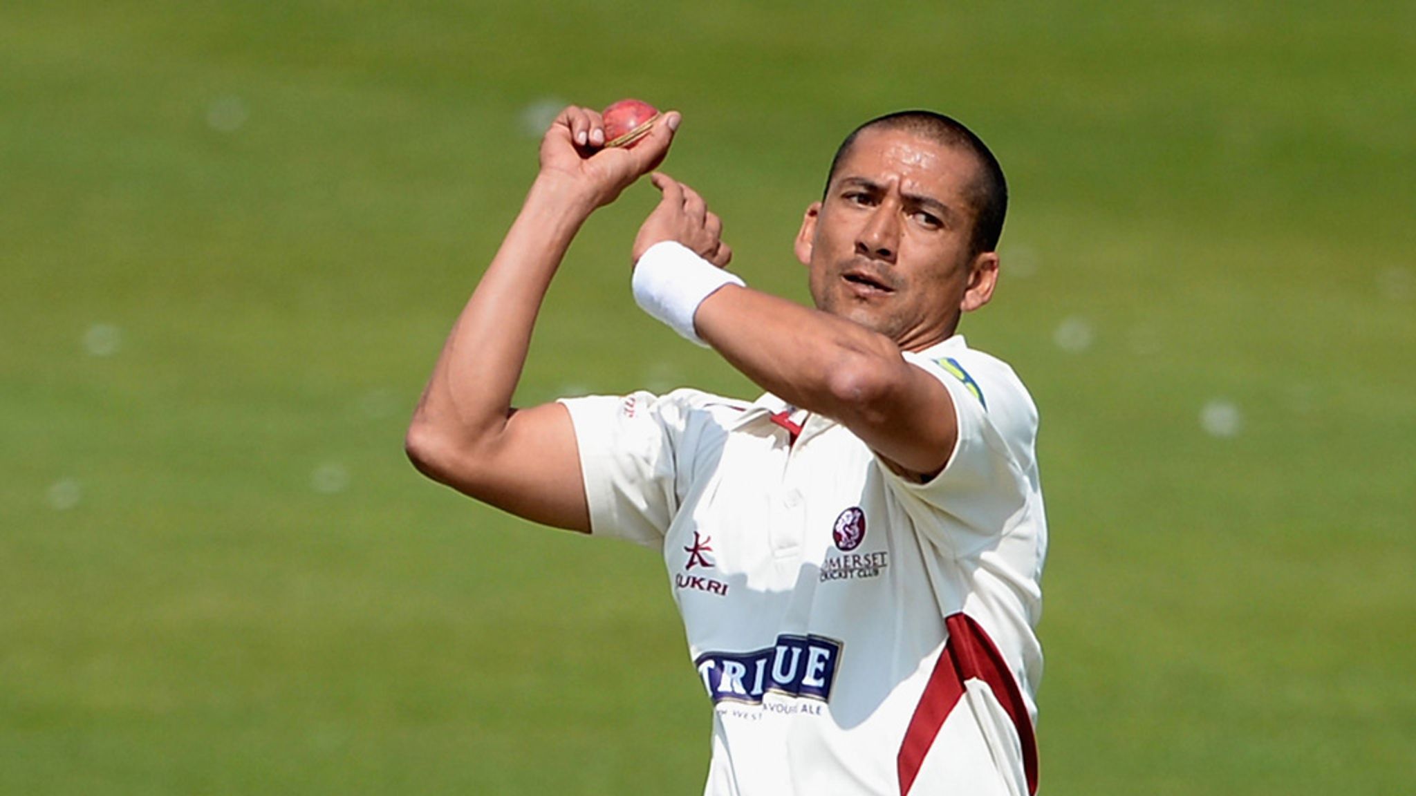 County cricket: Somerset fast bowler Alfonso Thomas hit with three ...