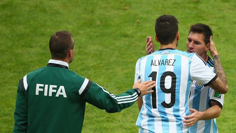 Messi is replaced after an hour