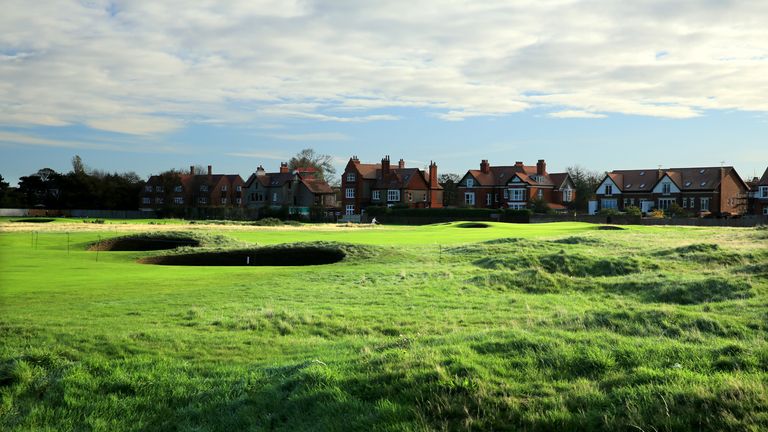 2nd hole: Par 4, 454 yards