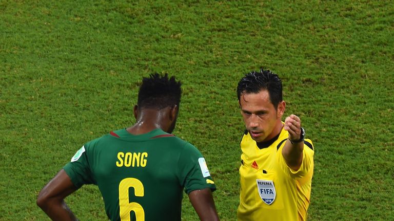 Alex Song: Sent off