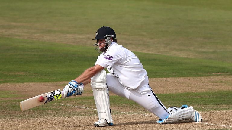sean ervine: hampshire batsman dominated 10th-wicket stand of 98