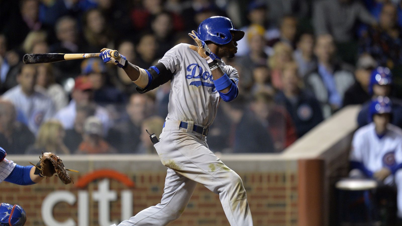 Dee Gordon has three hits, three RBIs in Dodgers' 7-2 win over