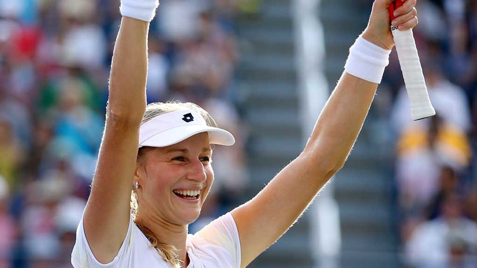 US Open 2014: Ekaterina Makarova beats Victoria Azarenka to reach first
