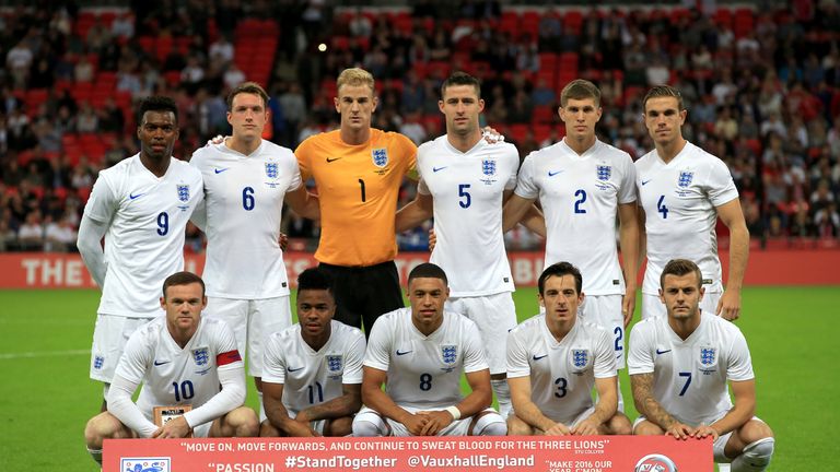 The England players pose for a team photo before kick-off