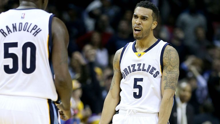Courtney Lee snatched a dramatic victory for the Memphis Grizzlies