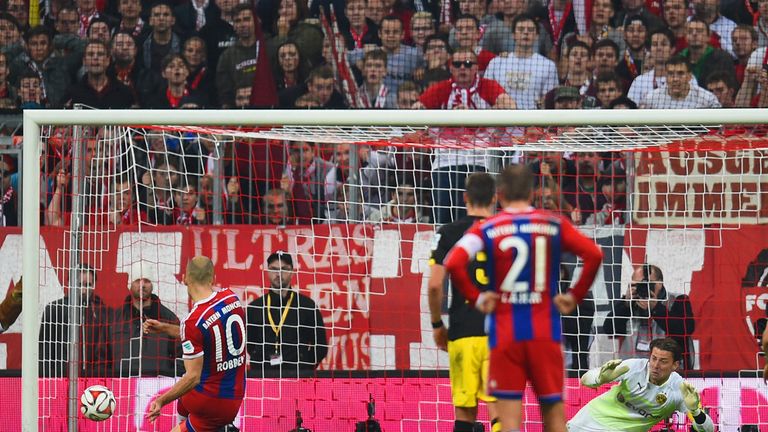Arjen Robben scores Bayern's winner from the spot