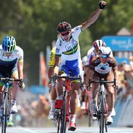 Steele von Hoff beat Daryl Impey into second place