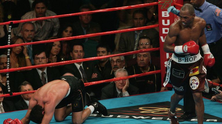 Oscar de la Hoya: was finished by a bodyshot that surprised us all