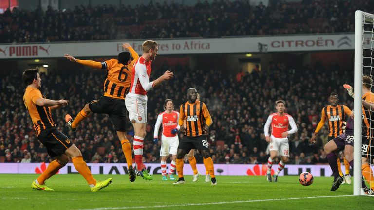 Mertesacker: Heads Arsenal in front