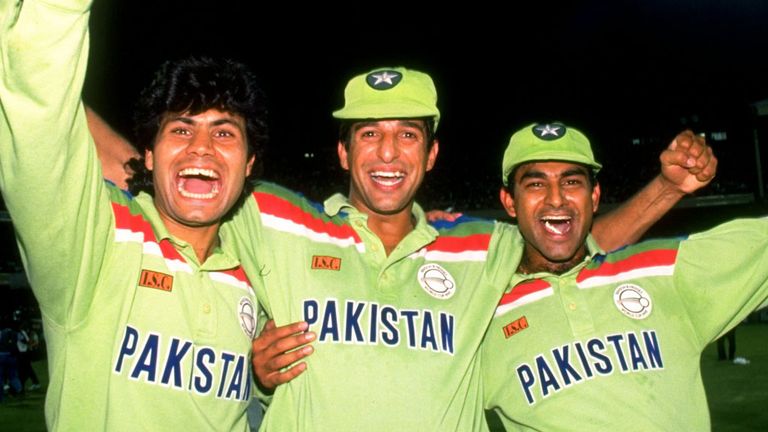 Mahmood Fazal, Wasim Akram and Aamir Sohail celebrate after Pakistan beat England in 1992