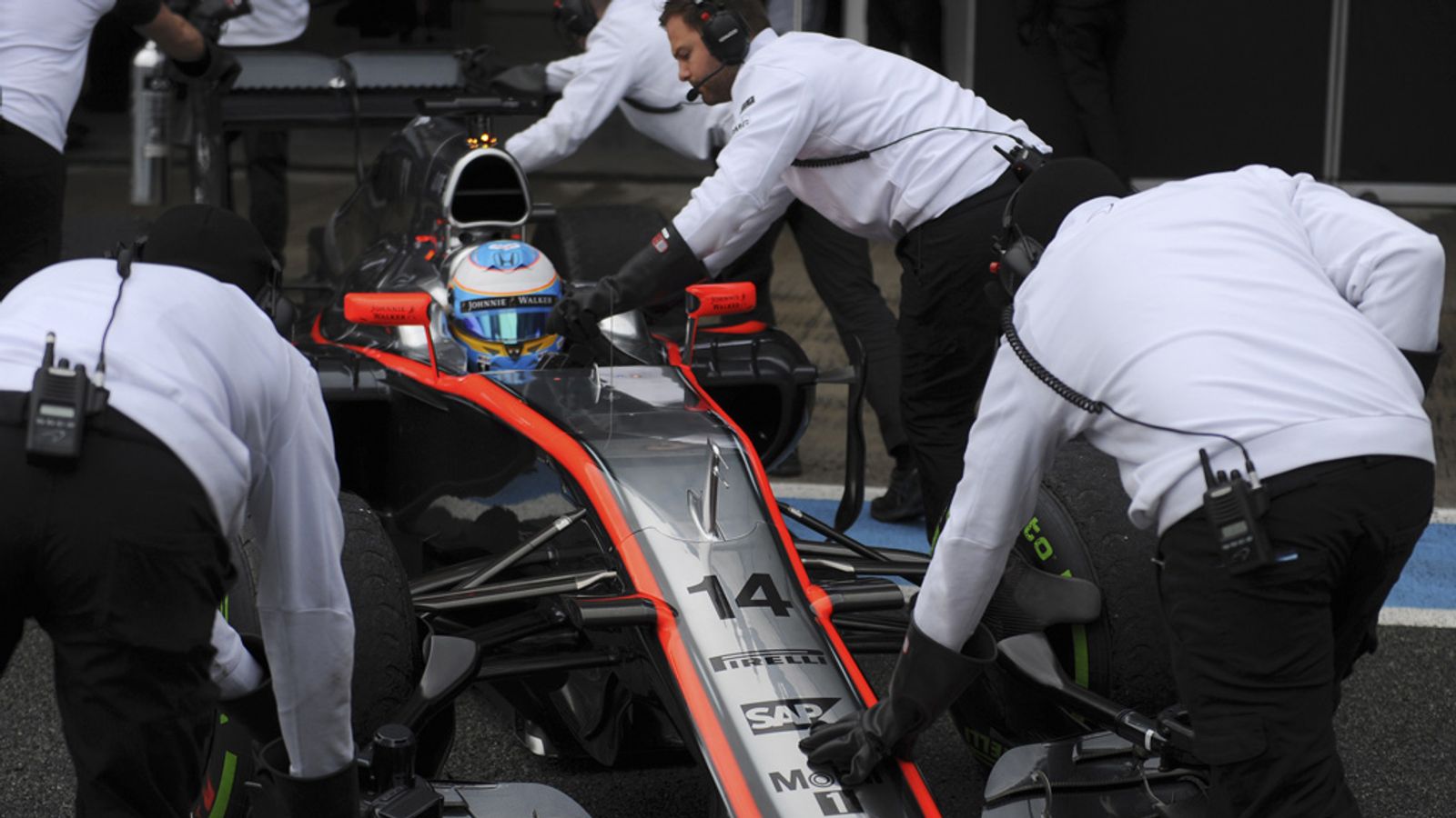 McLaren end day three in Jerez early after 'a loss of cooling water