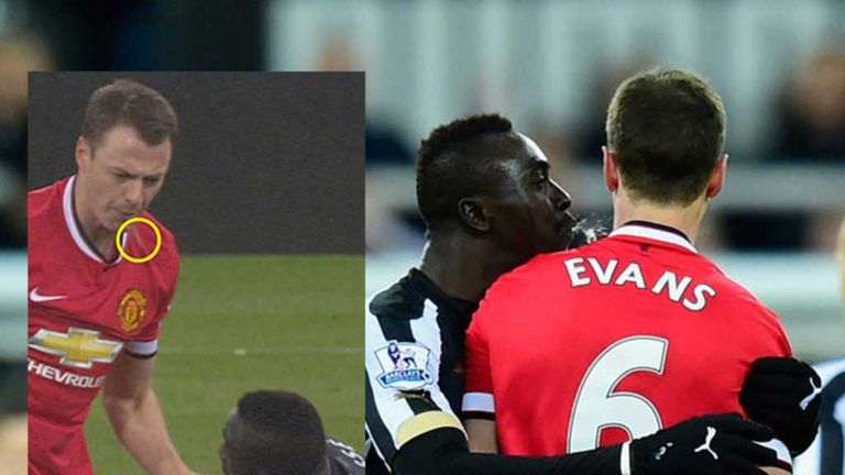 https://e1.365dm.com/15/03/768x432/jonny-evans-papiss-cisse-manchester-united-newcastle-spit_3272734.jpg?20150305085809