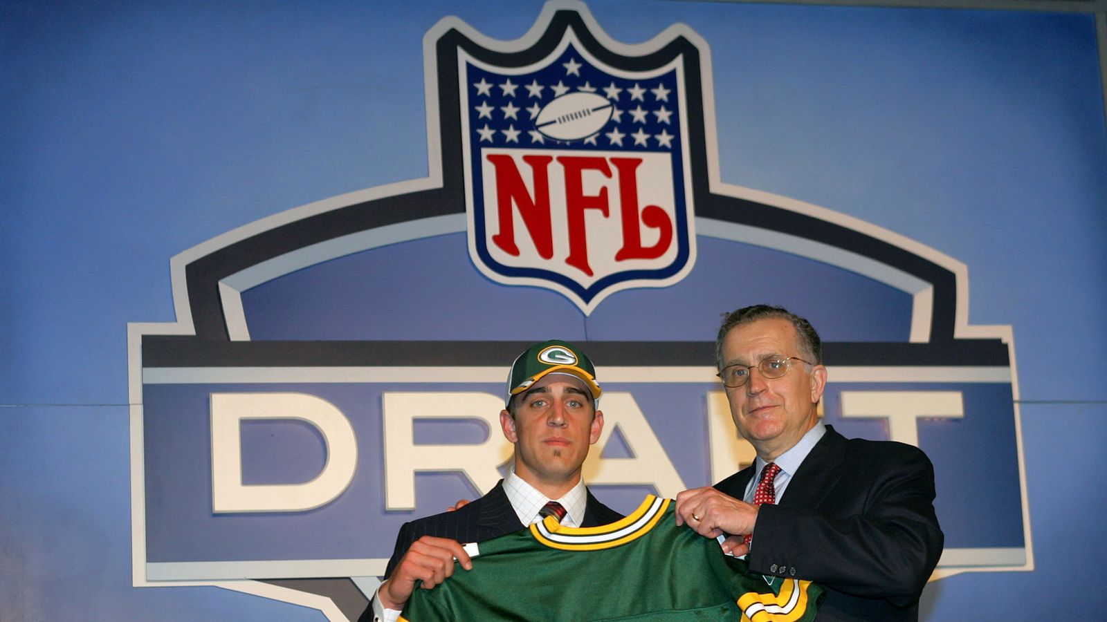 NFL Draft: Top 10 Moments - Aaron Rodgers falling to Tim Tebow trade, NFL  News