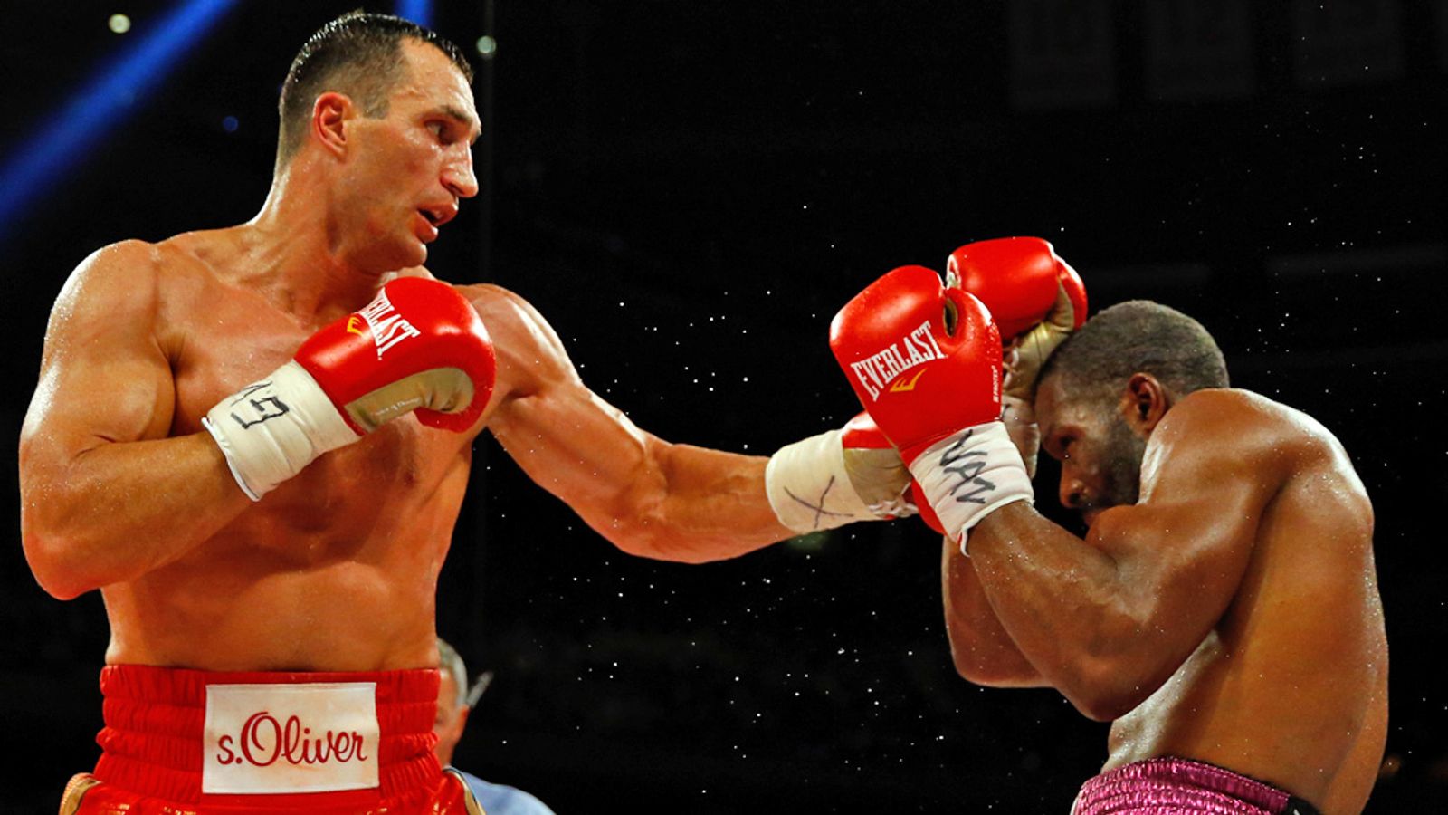 Heavyweight Champion Wladimir Klitschko Set To Fight Tyson Fury ...