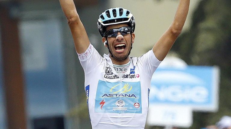 Fabio Aru won for the second day in succession but was unable to take the pink jersey