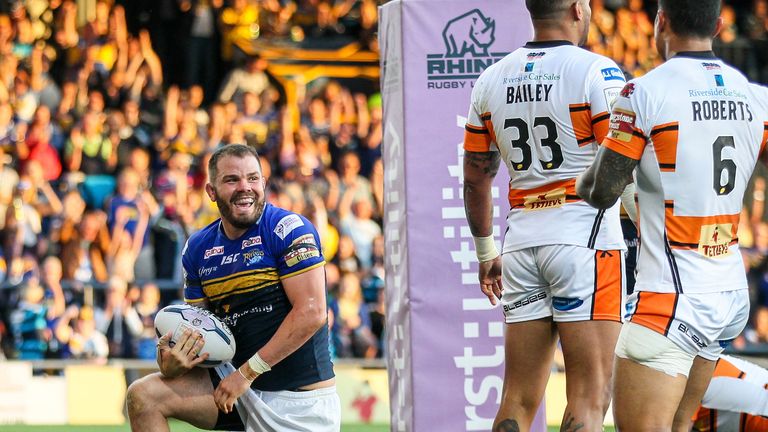 Adam Cuthbertson celebrates his try