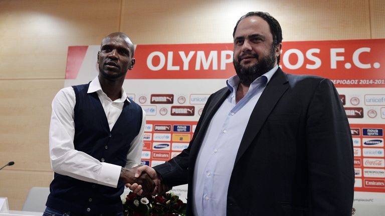 Olympiakos president Vangelis Marinakis (r) has spearheaded the drive to provide aid