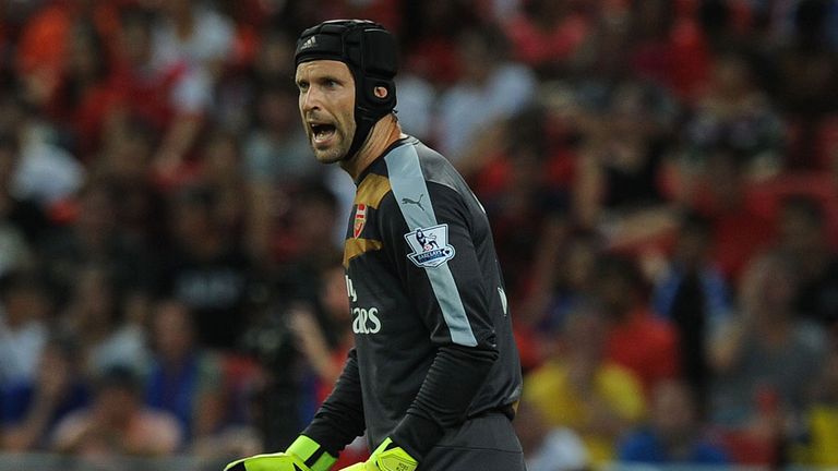 Cech is vocal and a commanding presence, says Mertesacker