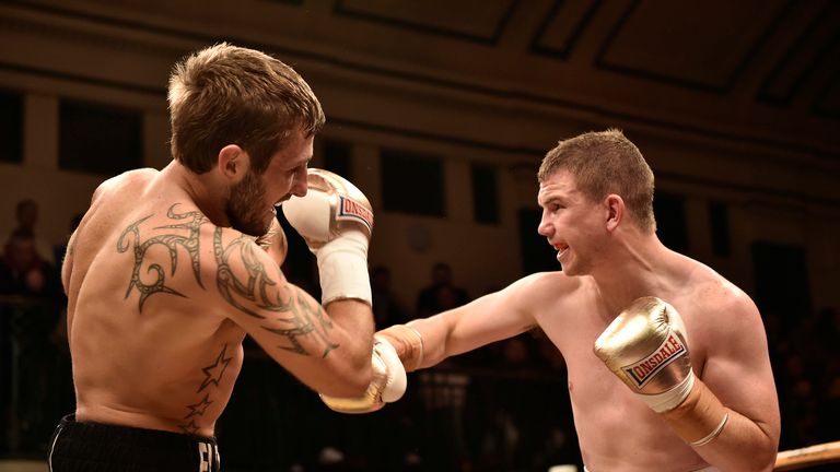 Gary Buckland (R) will now face Sean Dodd on Saturday night