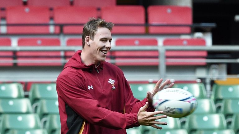 Liam Williams replaces the injured Leigh Halfpenny at full-back