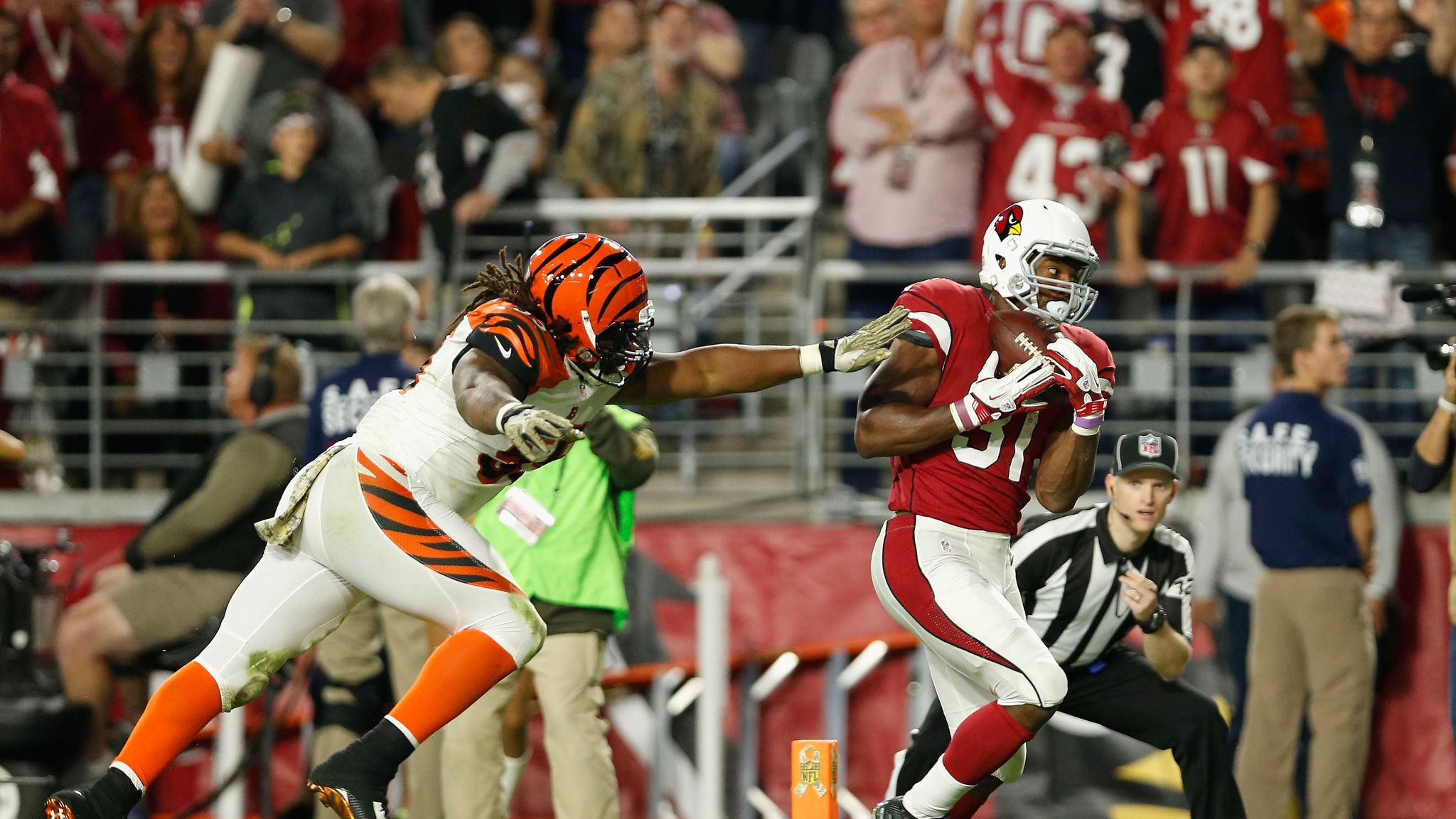 Cincinnati Bengals' Mike Nugent (2) kicks a 43-yard field goal to defeat  the Buffalo Bills