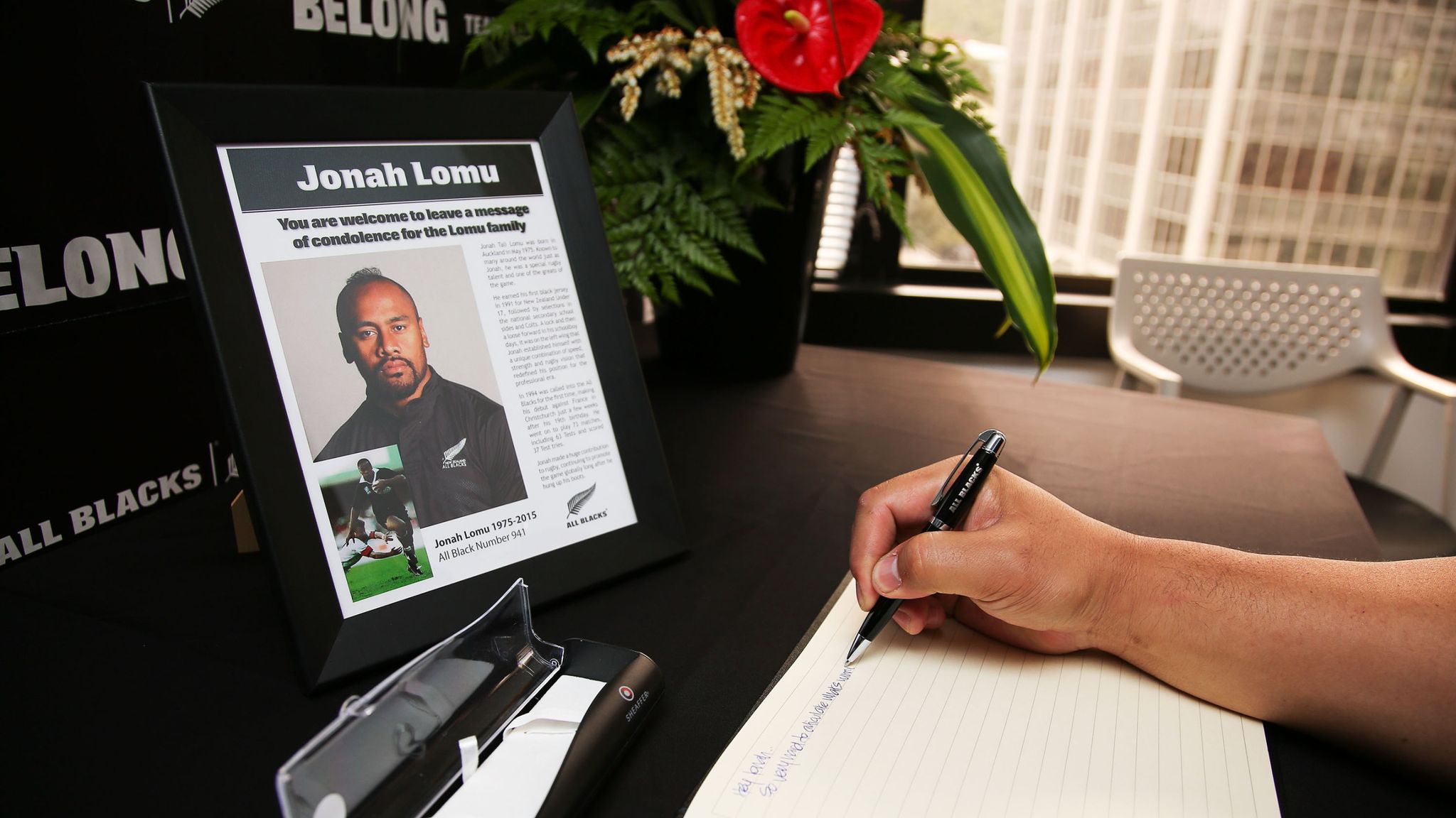 Jonah Lomu Tributes Pour In After All Blacks Legend S Sudden Death Rugby Union News Sky Sports