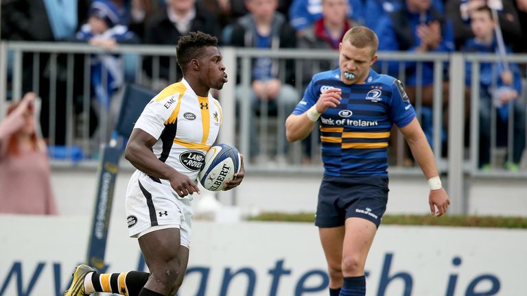 Christian Wade celebrates scoring the opening try against Leinster