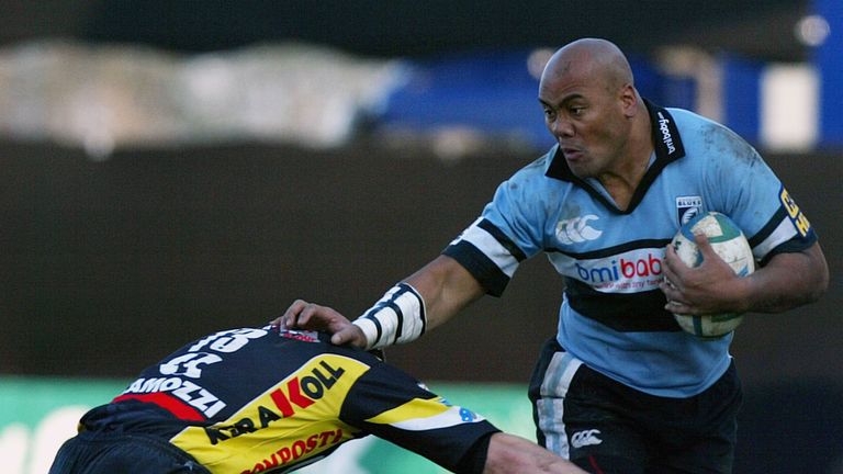 The Blues have announced they will pay tribute to former player Jonah Lomu ahead of kick-off