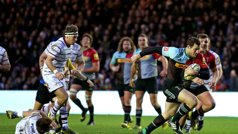 Visser breaks away to score a try against Irish