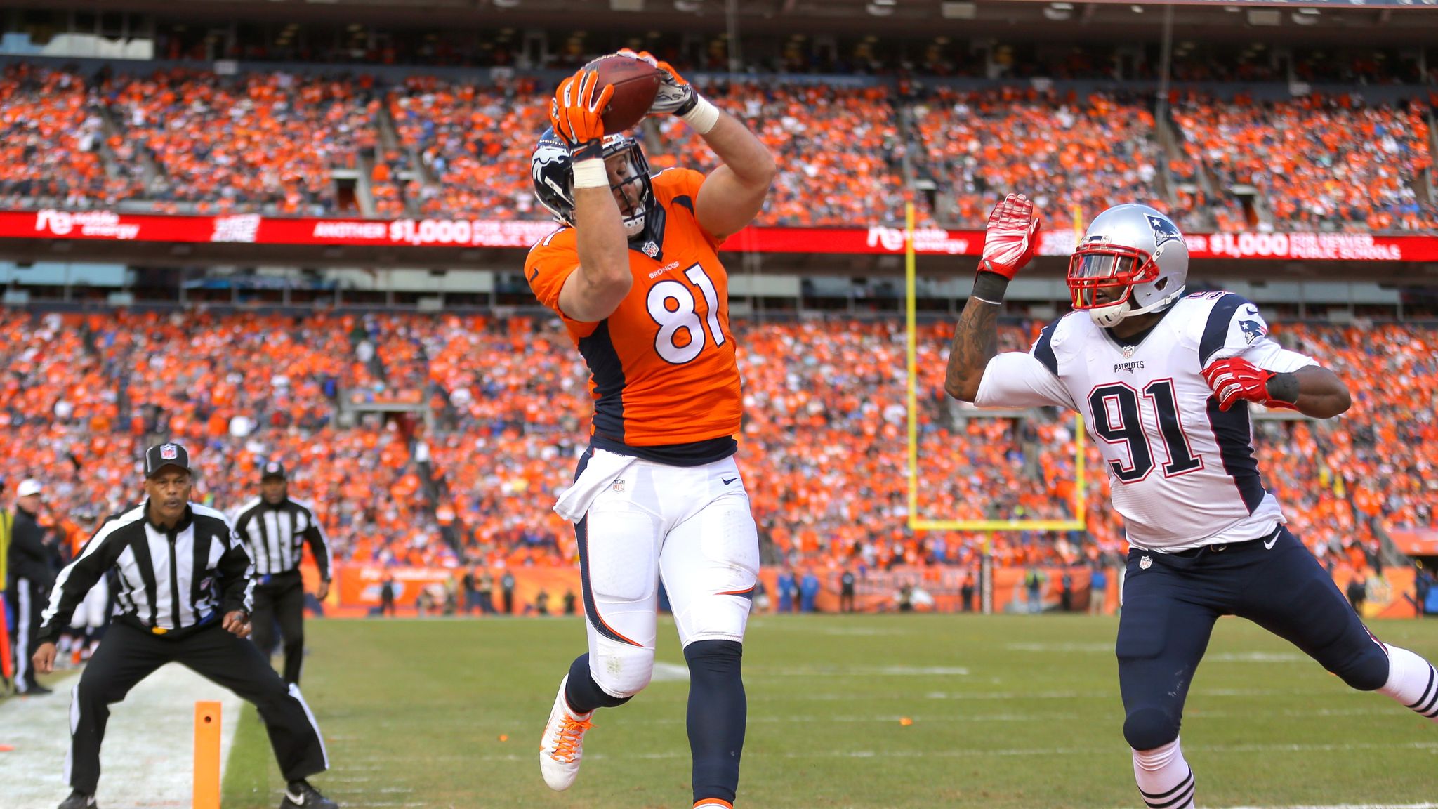 Denver Broncos tight end Owen Daniels and quarterback Peyton