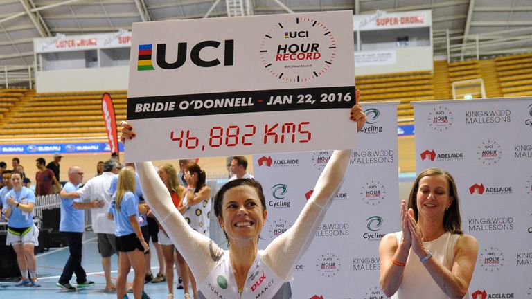 Bridie O'Donnell set a new UCI Hour Record of 46.882km
