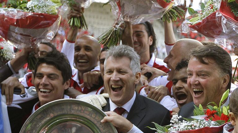 Van Gaal (right) won the Dutch title with AZ Alkmaar