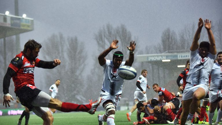 Oyonnax full-back Quentin Etienne clears the ball
