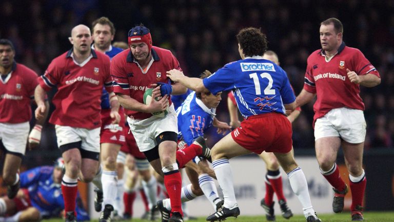 Munster head coach Anthony Foley on the charge during their quarter-final win at Stade Francais in 2002