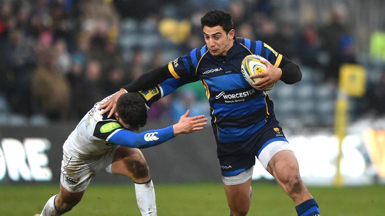 Bryce Heem of Worcester Warriors charges though Bath's cover 