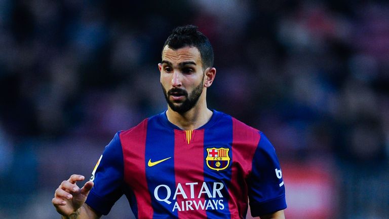 Barcelona youth-team product Martin Montoya joins Valencia