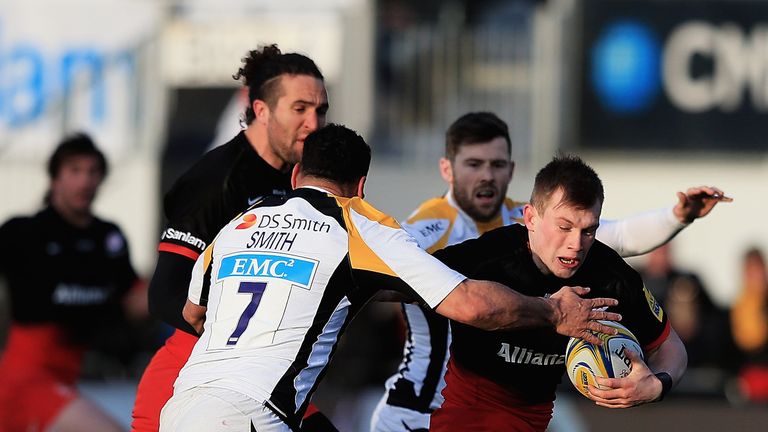Nick Tompkins breaks through the Wasps defence 
